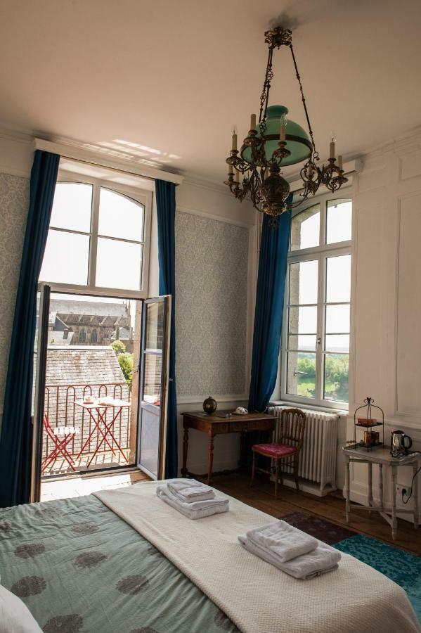 Hotel Particulier Le Mercier De Montigny -Une Nuit Sur Les Remparts- Fougères Eksteriør bilde